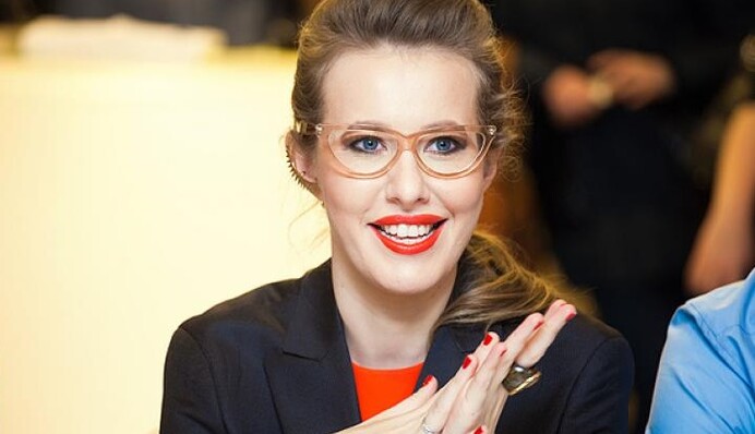 В сети высмеяли скучающую в декрете Ксению Собчак