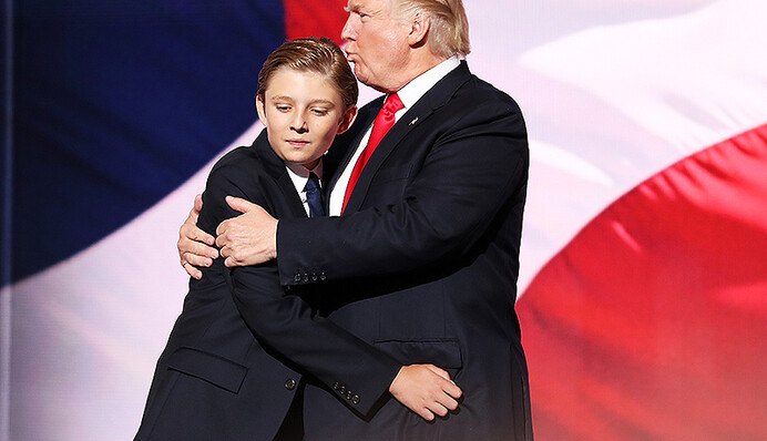 Блогеры указали на признаки нарушений развития у сына Дональда Трампа