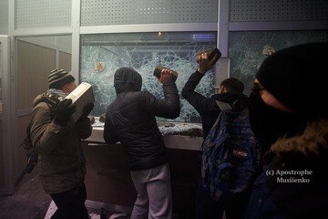 Сльози Порошенка і посмішка Найєма: Топ-10 найцікавіших фото листопада