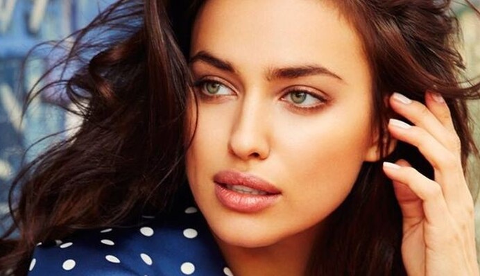 Беременная супермодель снялась в пикантной рекламе: опубликовано видео