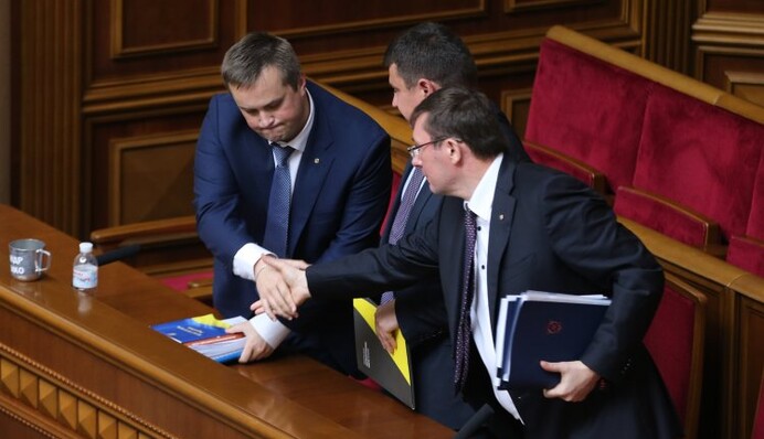 Хотят хлопнуть дверью: чем закончится конфликт между НАБУ и САП