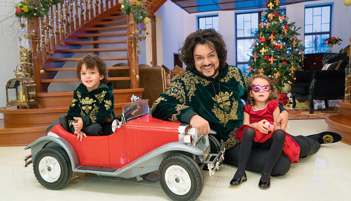 Дети Филиппа Киркорова умилили сети исполнением его знаменитой песни