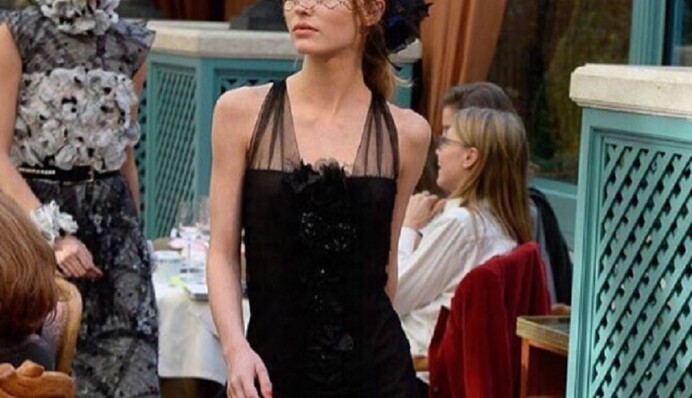 Дочь Джонни Деппа дебютировала на подиуме на показе Chanel