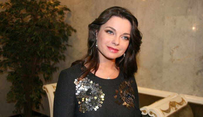 Запрещенную СБУ Наташу Королеву подловили на одном из вещевых базаров Москвы