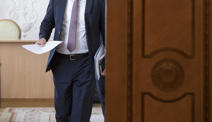 Коррупционный шлейф и глаза Банковой: что не так с новыми госсекретарями