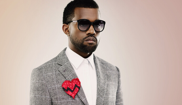 Натуральный блондин: Канье Уэст в новом имидже впервые вышел в свет после лечения