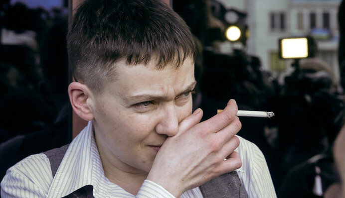 Возникает вопрос, кто вообще дал Надежде Савченко звание офицера