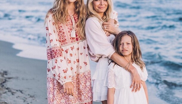 Дочь Веры Брежневой умилила сети трогательным поздравлением сестры