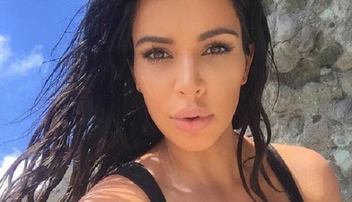 Ким Кардашьян вернулась в Instagram с неприличными фото и видео