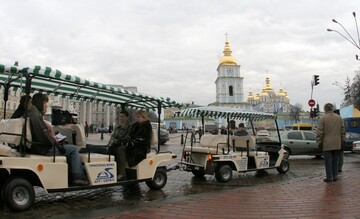 Завіса страху чи візова бюрократія: чому іноземці не їдуть в Україну