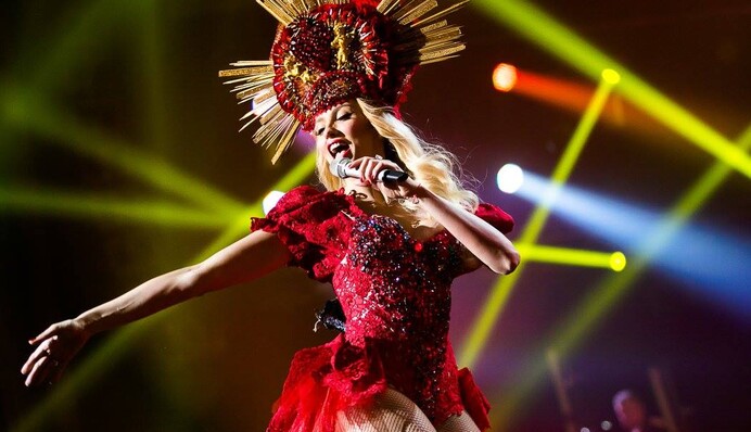 Оля Полякова без макияжа показала, как принимает ванну