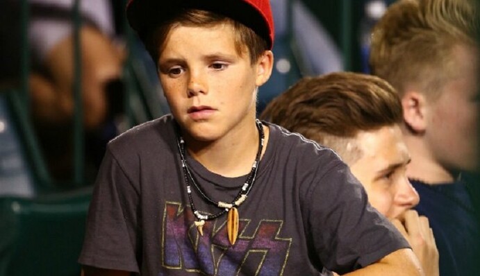 Младший сын Бекхэмов взорвал сеть видео, в котором снял брата и сестру