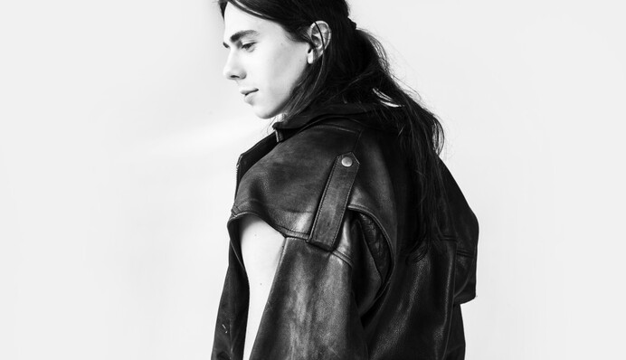 Украинский дизайнер снялся в эротической фотосессии