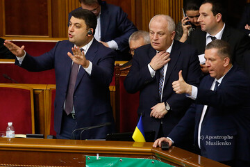 ​Як депутати ухвалювали бюджет: нічні фото з Ради