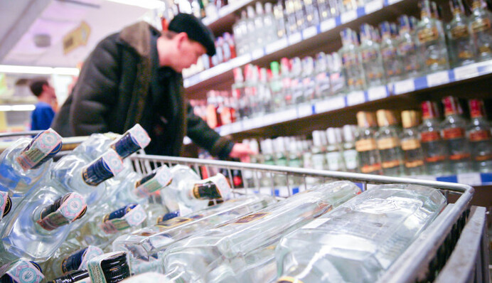 Водка по 80 грн, сигареты по 30: какие товары подорожают в 2017 году