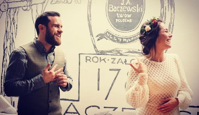 Телеведущая Даша Малахова поделилась в сети трогательными свадебными фото