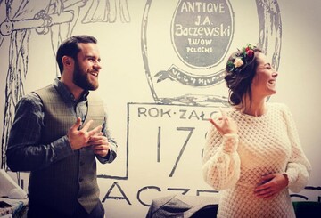 Телеведущая Даша Малахова поделилась в сети трогательными свадебными фото