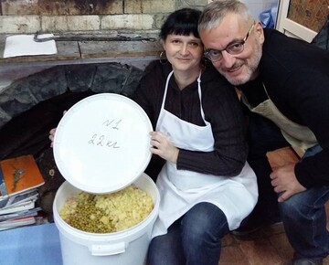 Салатная сотня: генпродюсер Ukrainian Fashion Week везет 2 тонны оливье в зону АТО к Новому году