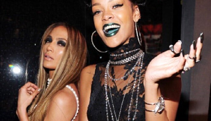 Рианна отписалась от Дженнифер Лопес в Instagram из-за флирта певицы с ее бывшем