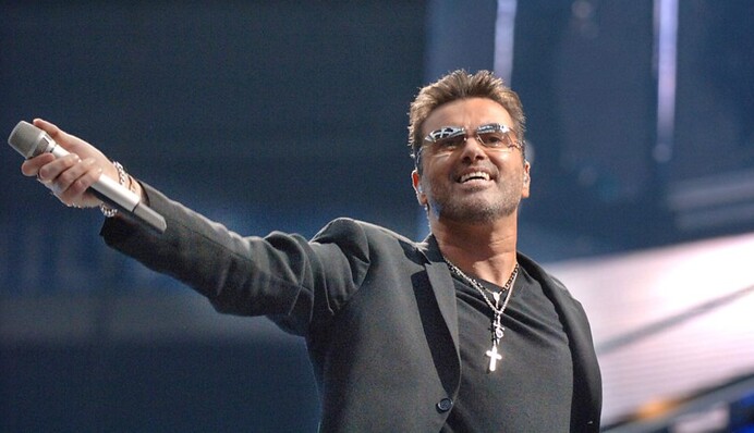 СМИ: Элтон Джон споет на похоронах Джорджа Майкла