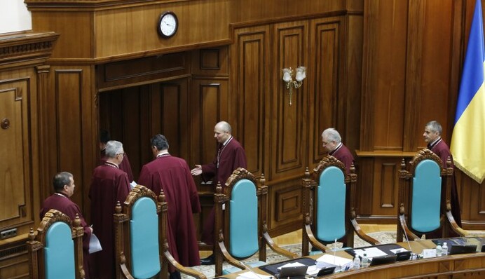 Не для вашого розуму: депутати хочуть приховати від людей свої е-декларації