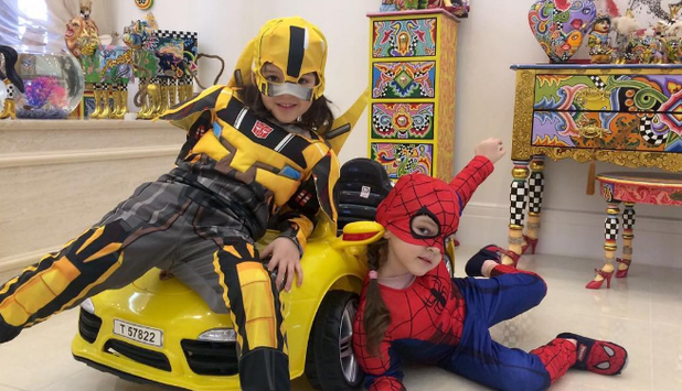 Филипп Киркоров умилил сети фото своих детей в костюмах супергероев