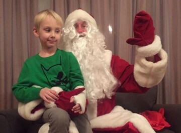 Режиссер Семен Горов в костюме Деда Мороза оказался на грани провала