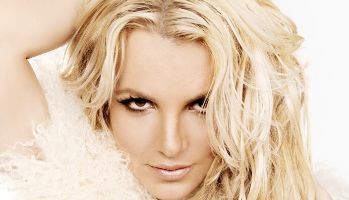 Бритни Спирс встретила Новый год в объятиях молодого бойфренда: опубликовано фото