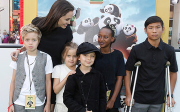 Без Питта: Анджелина Джоли увезла детей в горы