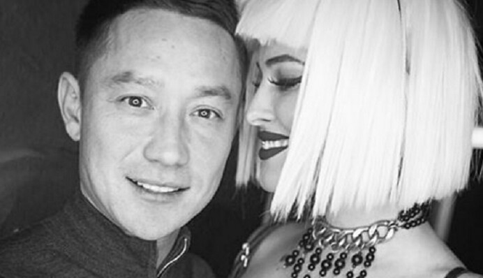 Даша Астафьева со своим женихом продемонстрировала семейный look в Вене