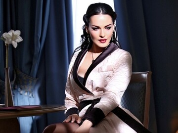 Даша Астафьева разделась в горах, показав сексапильное тело в купальнике