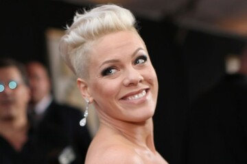 Пинк поделилась в сети фото с новорожденным сыном