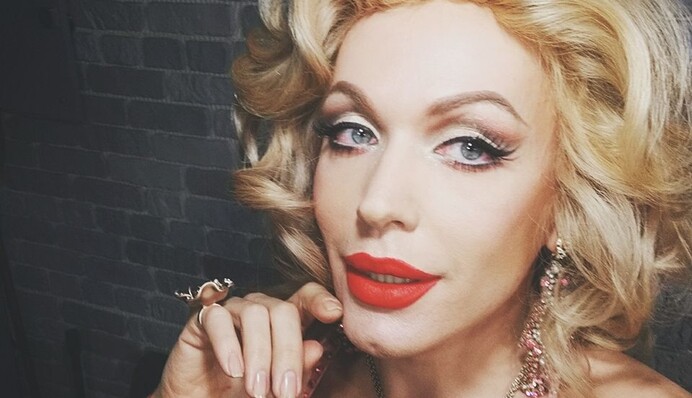 Травести-дива Монро заинтриговала беременностью