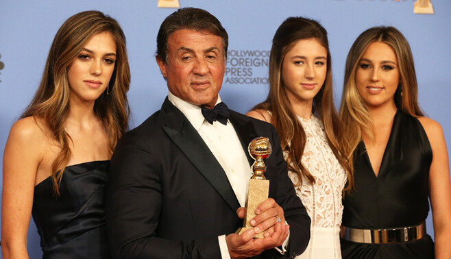 Несовершеннолетняя дочь Сильвестра Сталлоне снялась в эротическом видео