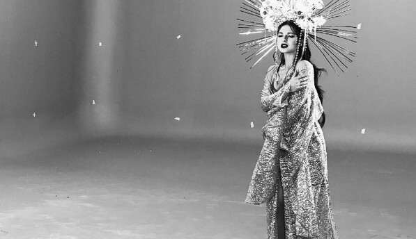 Нюша, кокошник сними: Оля Полякова наехала на российскую певицу