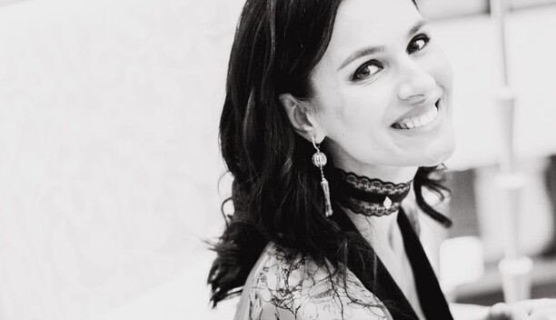 Намазюкала себе Мальдивы: Маша Ефросинина сыронизировала над отдыхом коллег в жарких странах