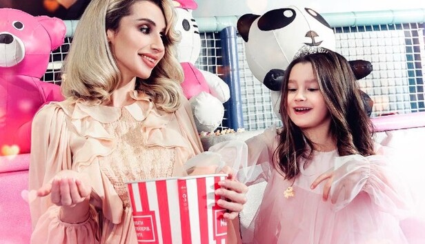 Мечты сбываются: Светлана Лобода свозила дочку в Диснейленд