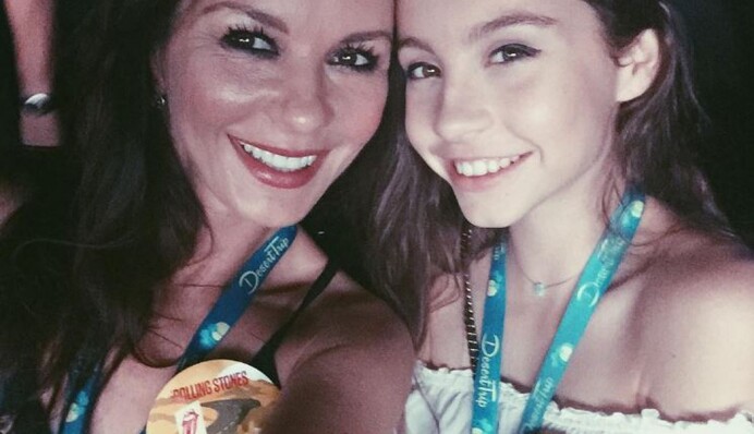 Юная дочь Кэтрин Зеты-Джонс и Майкла Дугласа покорила сети