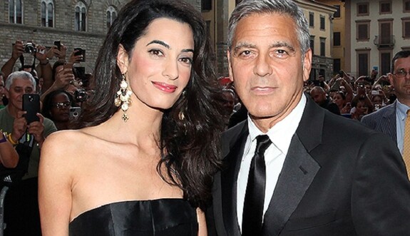 Джорджу Клуни родят сразу двух детей, - источник