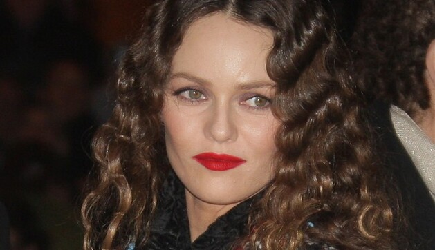 Ванесса Паради играет журналистку в фильме об АТО