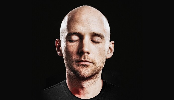Музыкант Moby показал в новом клипе кадры из хроники Евромайдана: опубликовано видео