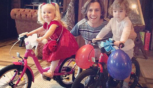 Просто модник: трехлетний сын Аллы Пугачевой распрощался с детскими кудрями