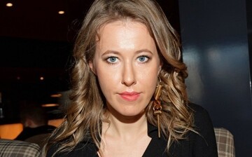 Ксения Собчак оставила 2-месячного сына ради Парижа