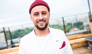 MONATIK засветился в Дубае на шикарном авто: опубликовано фото и видео