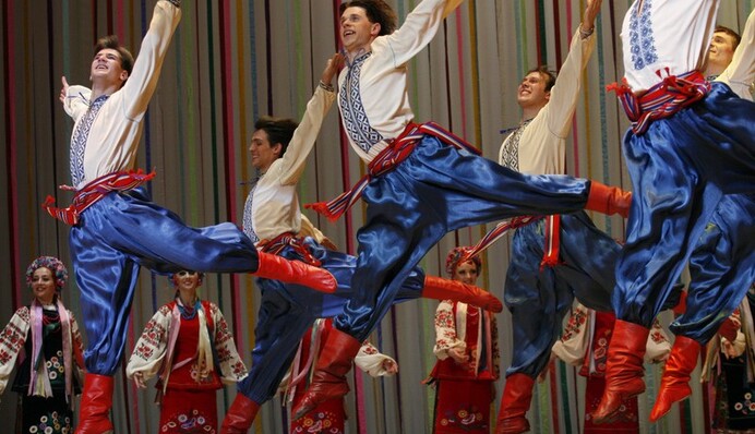 Ансамбль Вирского устроил шоу в аэропорту Киева: опубликовано видео