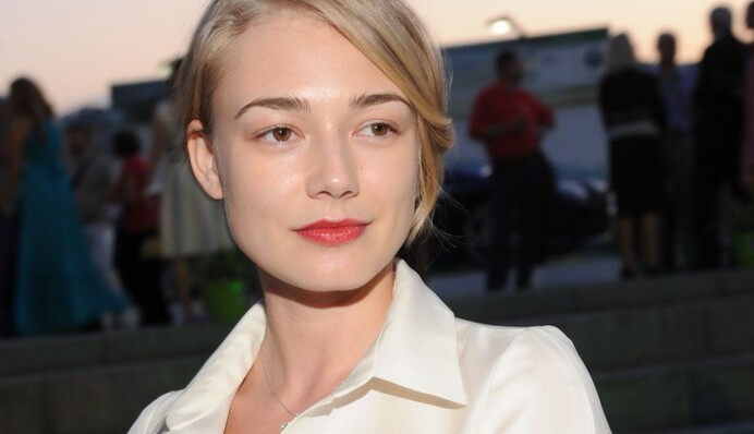 Оксана Акиньшина стала многодетной мамой