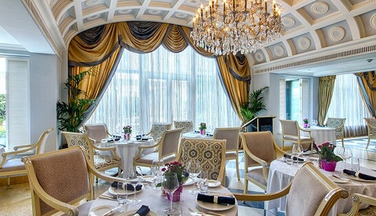 Поздний завтрак выходного дня в COMME IL FAUT