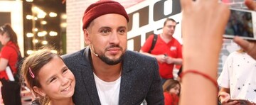 MONATIK снялся в рекламе телефонов