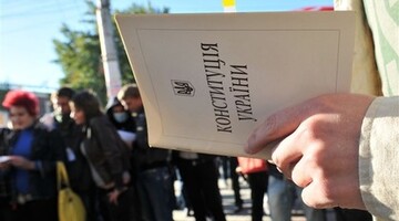 Крышевание судей: взяточников защищают именем Конституции