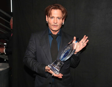 Джонни Депп тратит по $2 млн в месяц